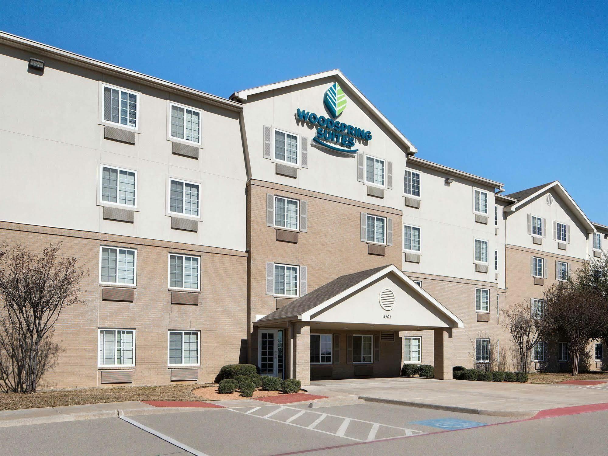 Woodspring Suites Fort Worth Forest Hill Exterior photo