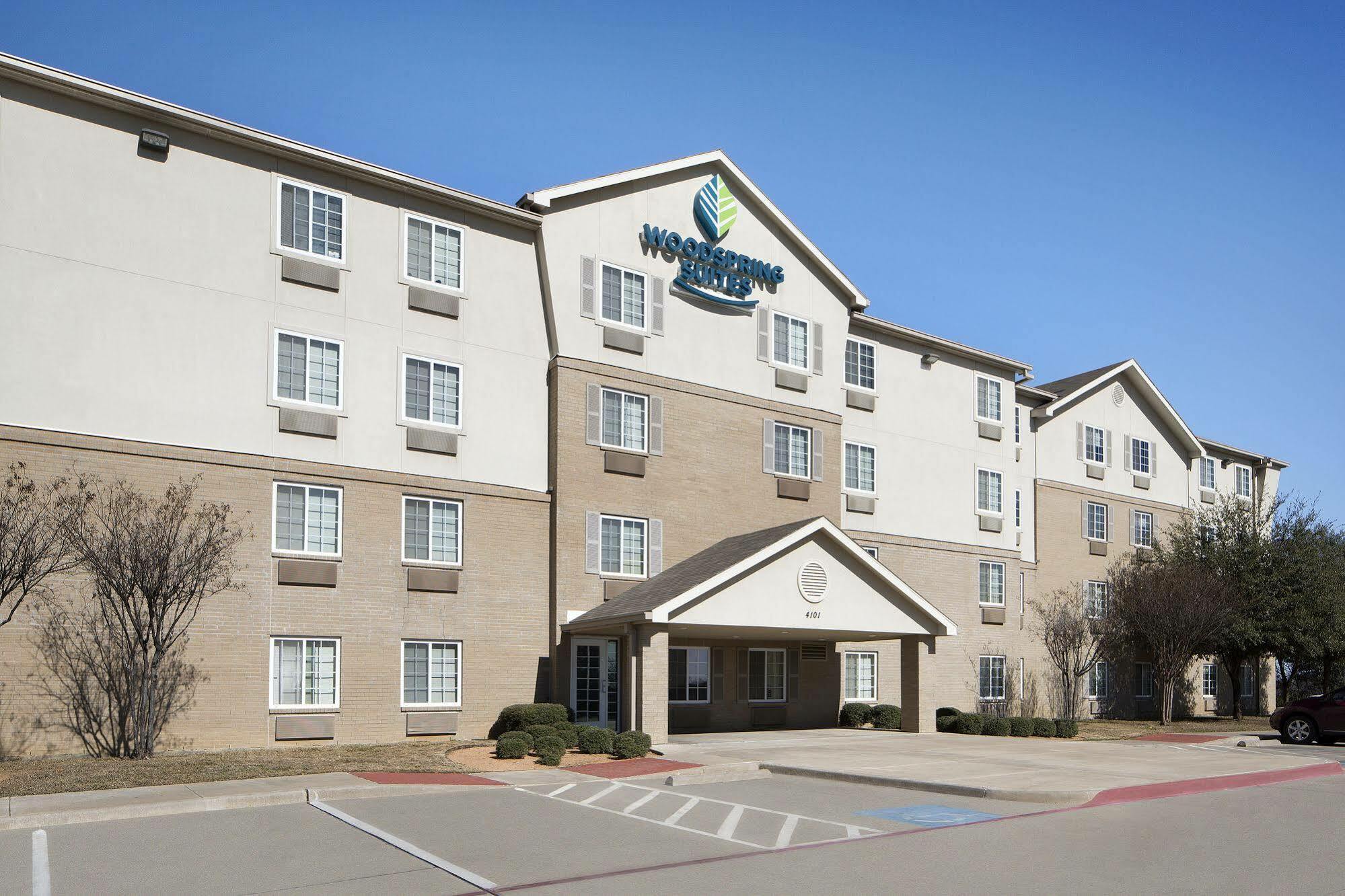 Woodspring Suites Fort Worth Forest Hill Exterior photo